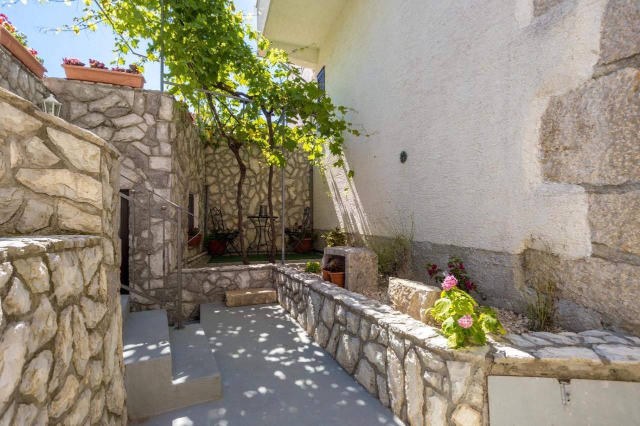 Rustical Nest Krk Old City Крк Экстерьер фото
