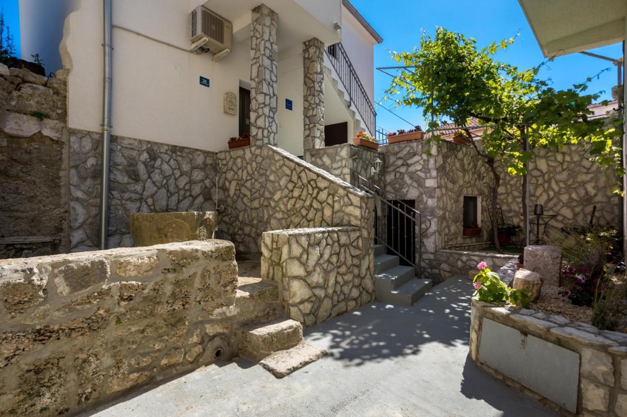 Rustical Nest Krk Old City Крк Экстерьер фото